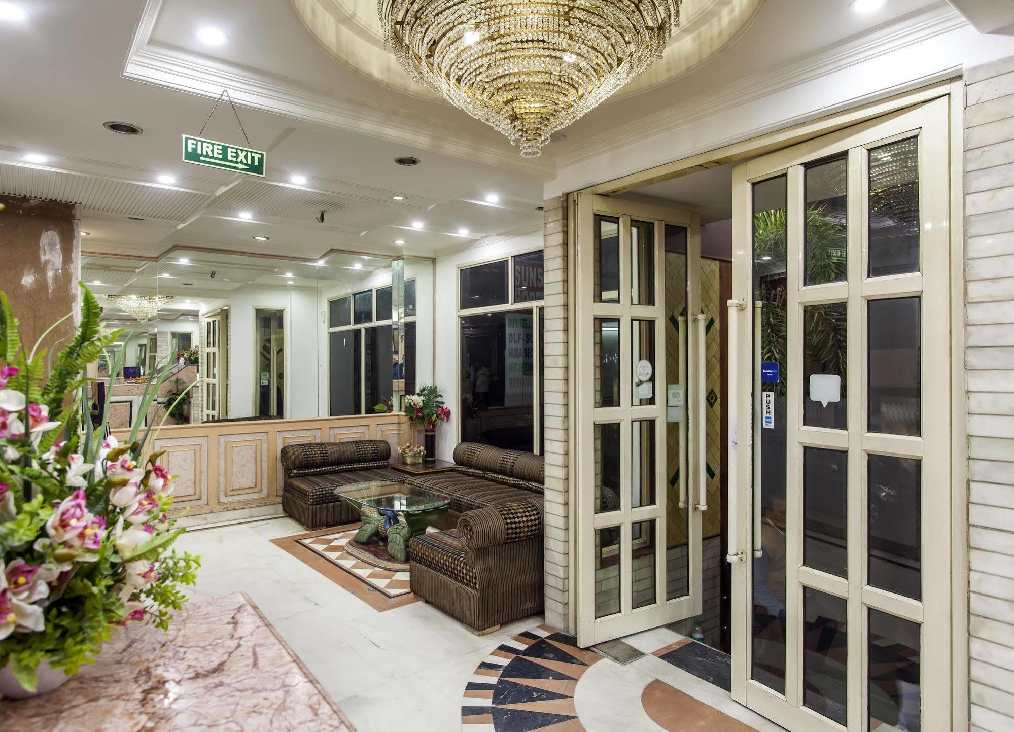 Hotel Sunstar Residency Delhi  Dış mekan fotoğraf