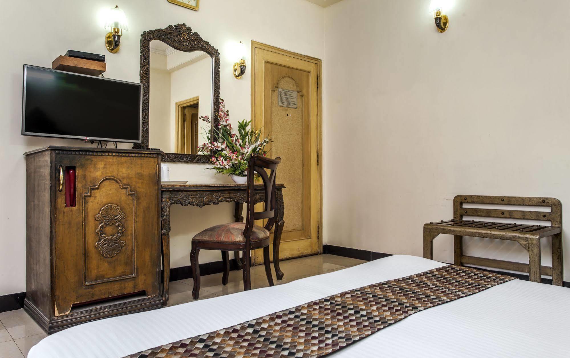 Hotel Sunstar Residency Delhi  Dış mekan fotoğraf