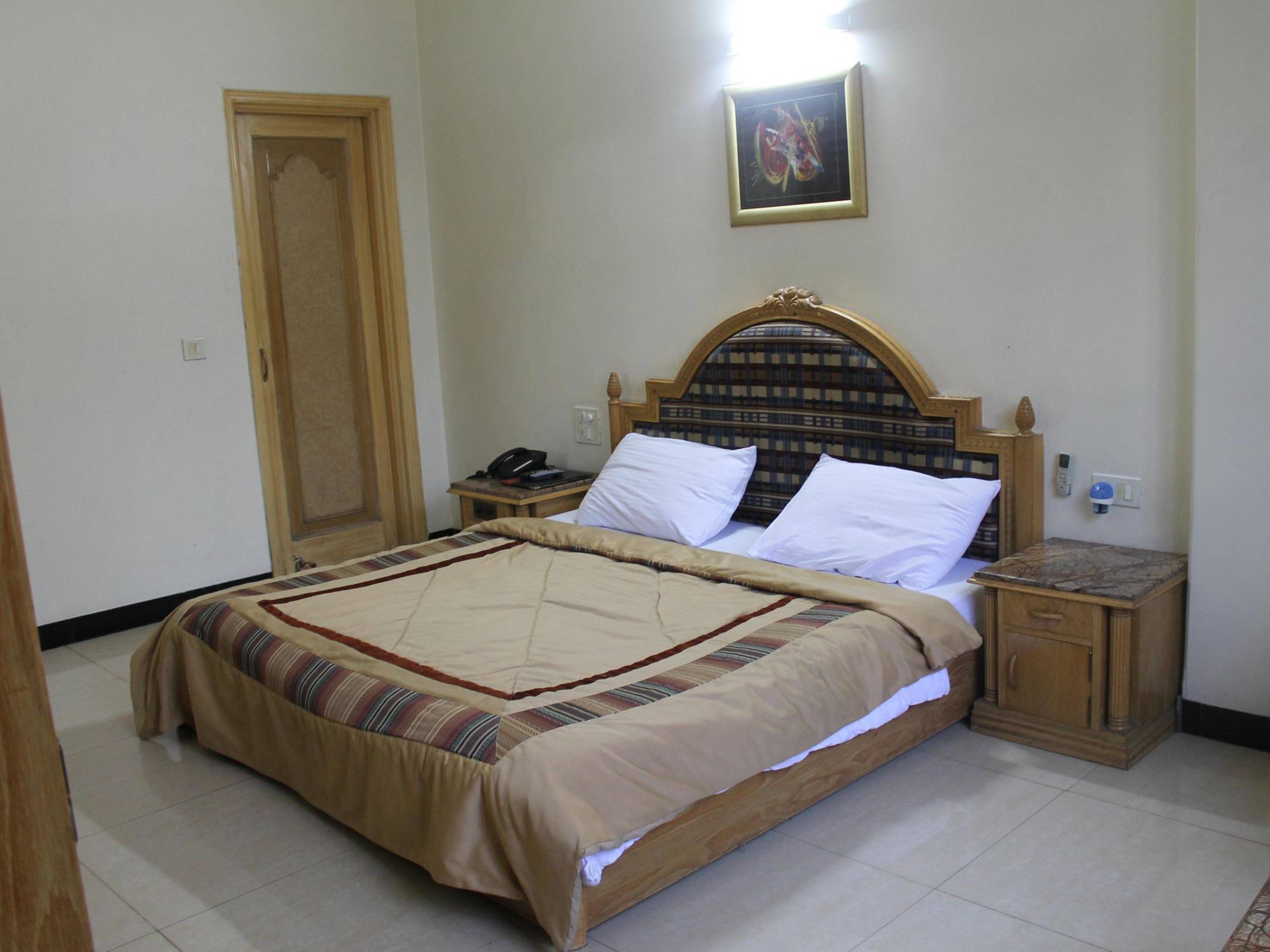 Hotel Sunstar Residency Delhi  Dış mekan fotoğraf