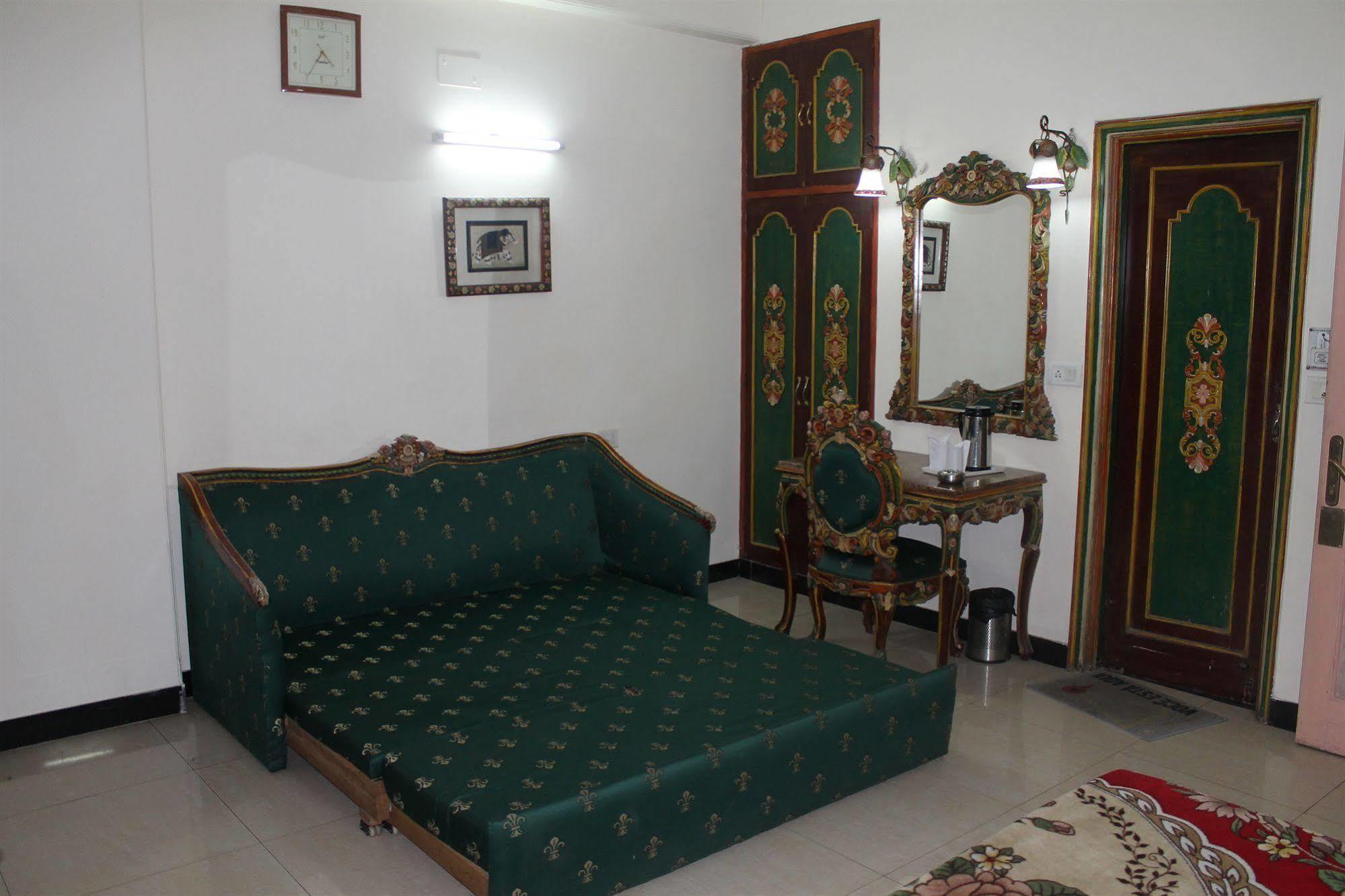 Hotel Sunstar Residency Delhi  Dış mekan fotoğraf