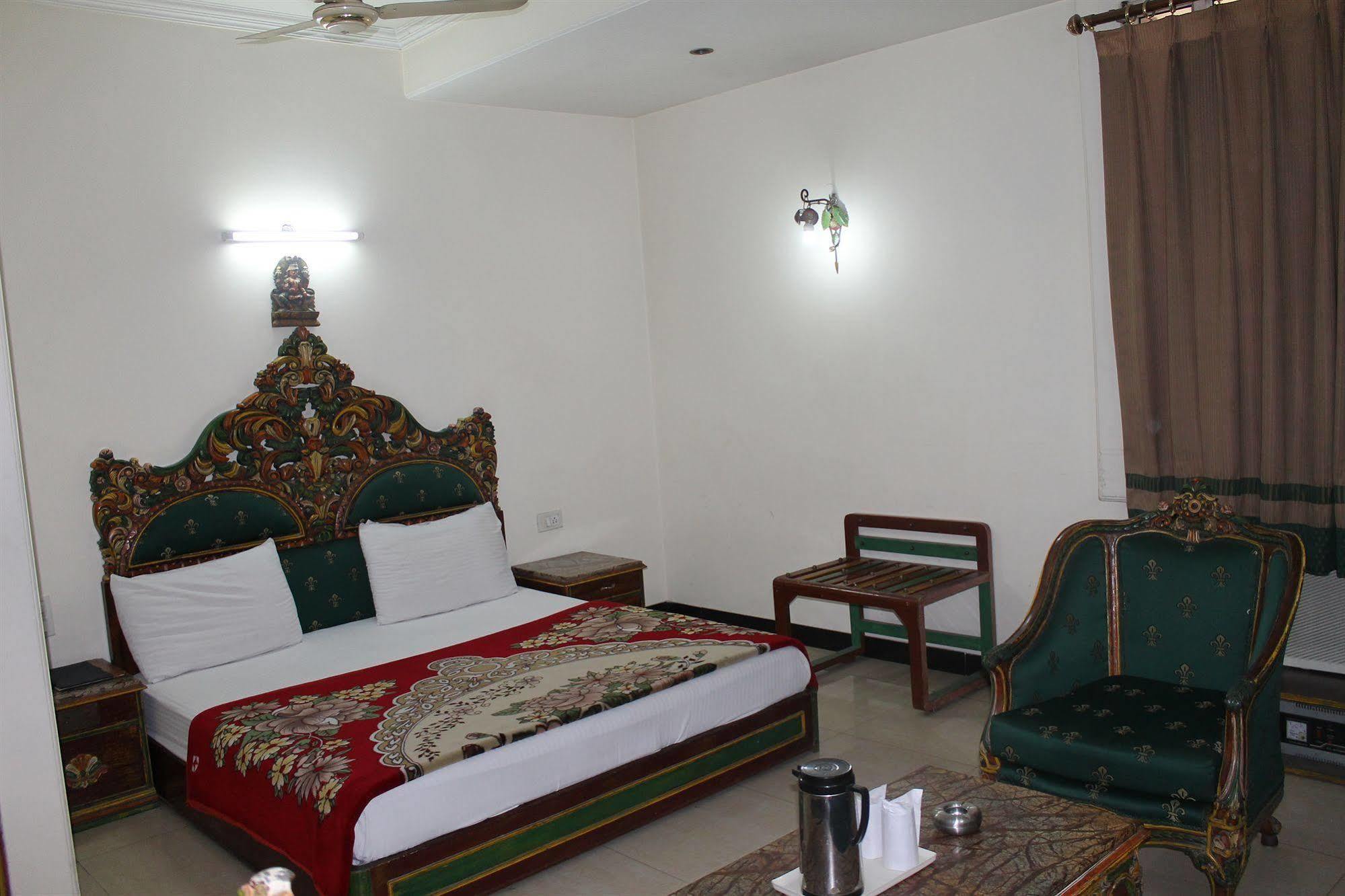 Hotel Sunstar Residency Delhi  Dış mekan fotoğraf