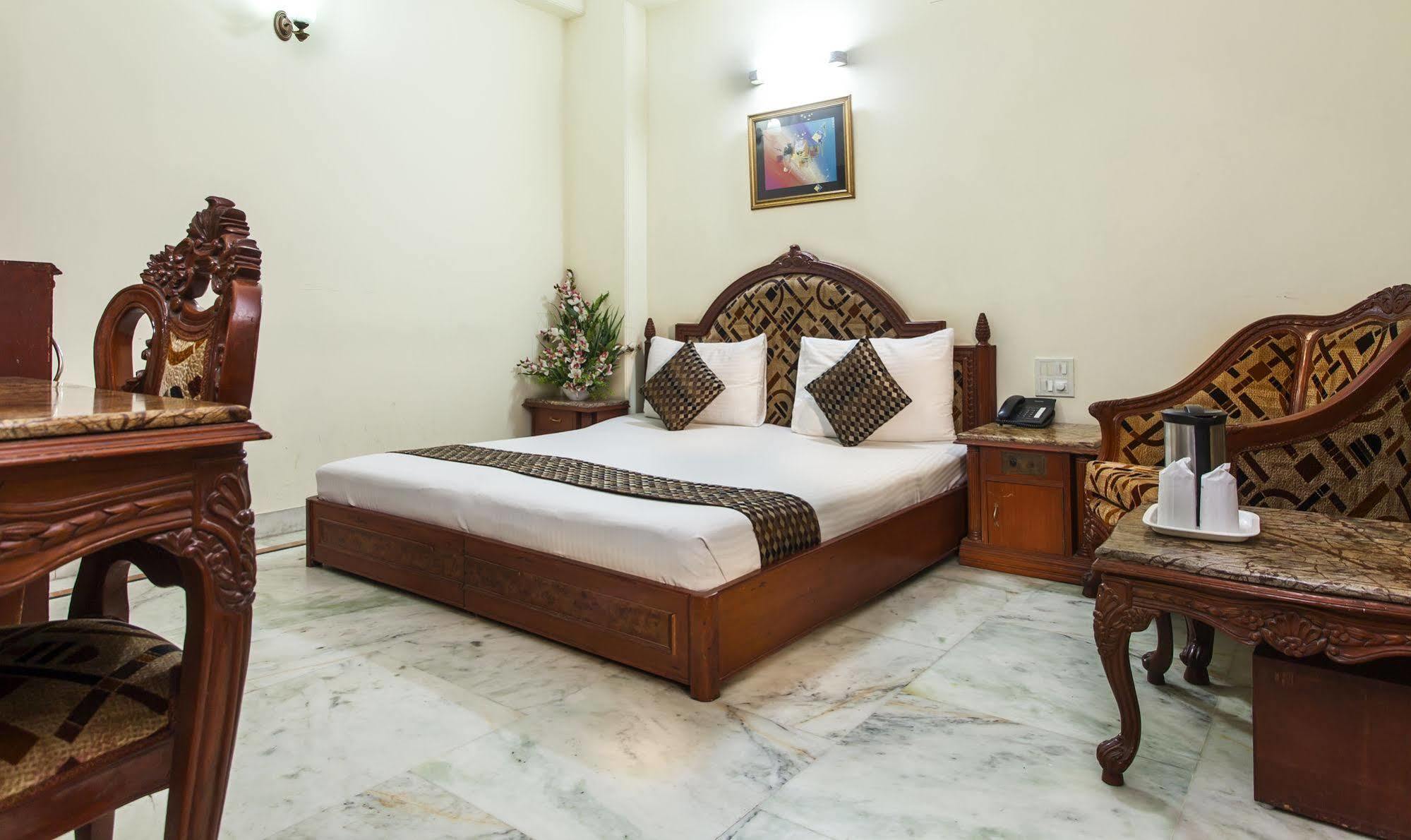 Hotel Sunstar Residency Delhi  Dış mekan fotoğraf